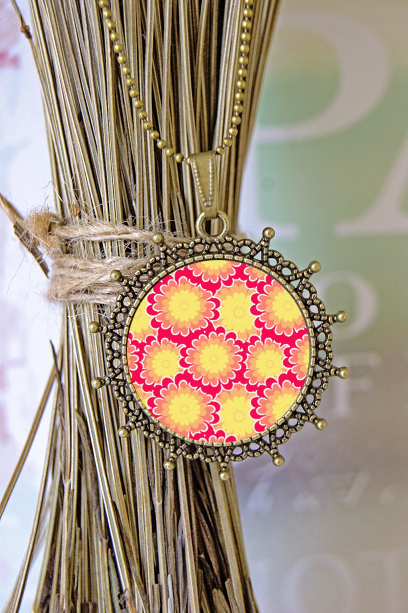 Květinková louka - Ozdobný přívěsek na krk 