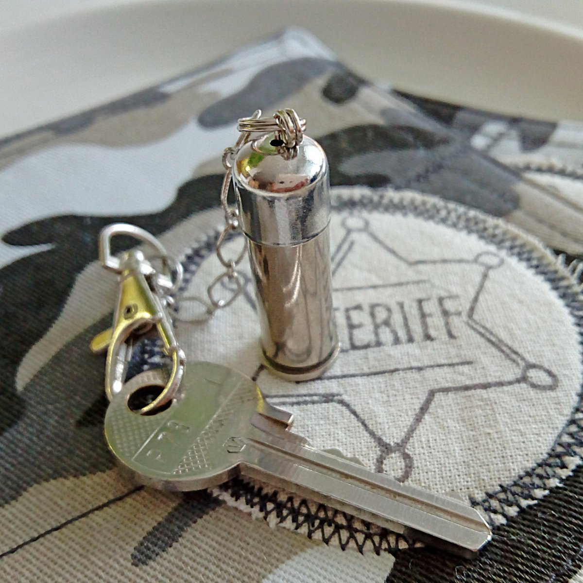 přívěsek s nábojnicí Síla jednoduchosti