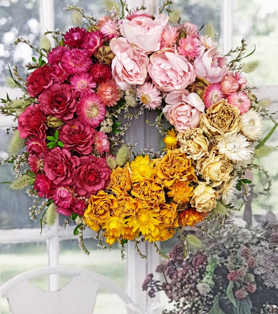 Co léto dalo, podzim vystavil, větší věnec