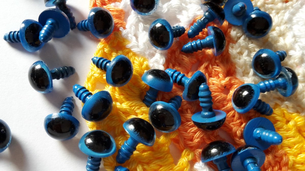 oči modré 9mm  OKO013