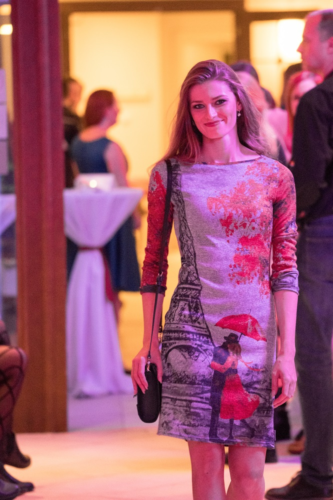 Šaty Paříž, velikost M