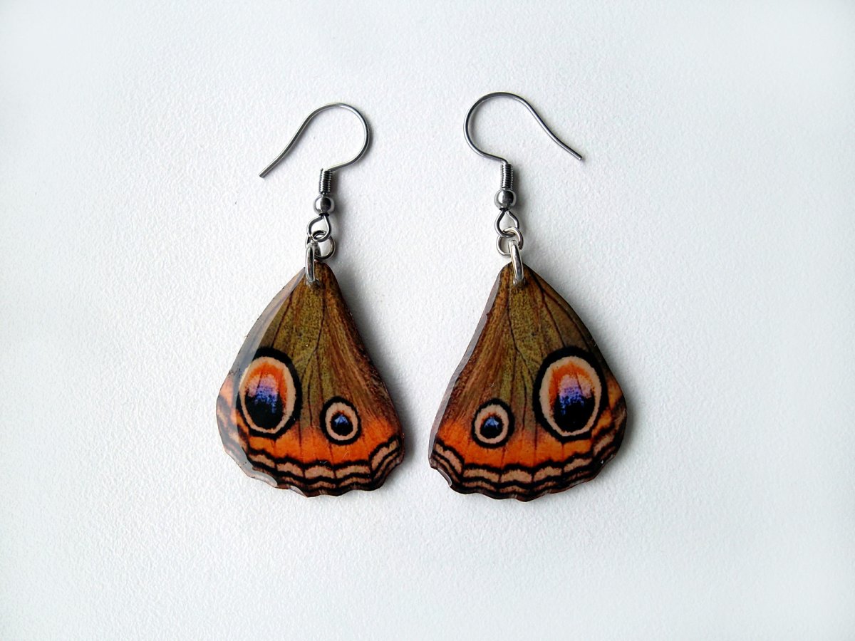 Motýlí křídla č.114 - křišťálová pryskyřice, háčky jsou z chirurg. oceli