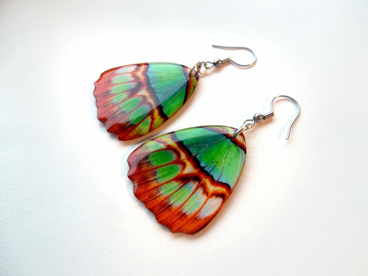 Náušnice - motýlí křídla č.116 - křišťálová pryskyřice, háčky jsou z chirurg. oceli