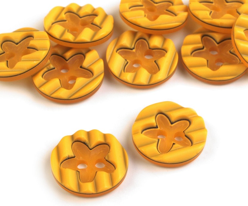 Plastové knoflíky - 5 kusů.