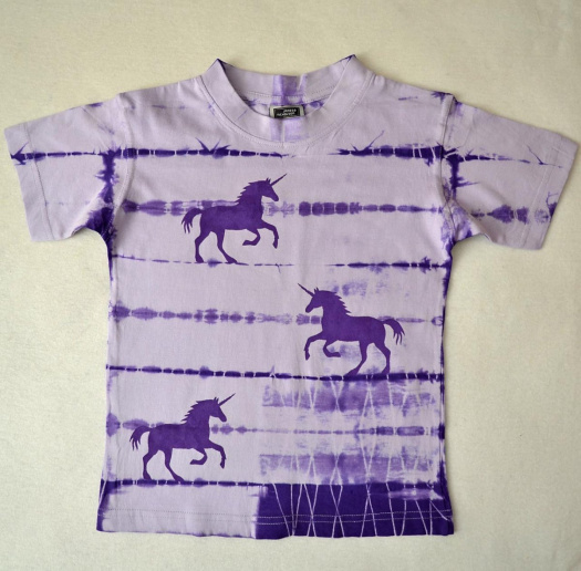 Fialové dětské tričko s jednorožci (110/116) 11122594