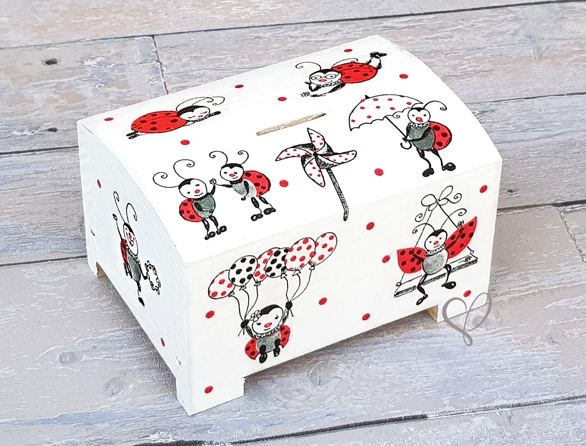 dřevěná pokladnička berušky