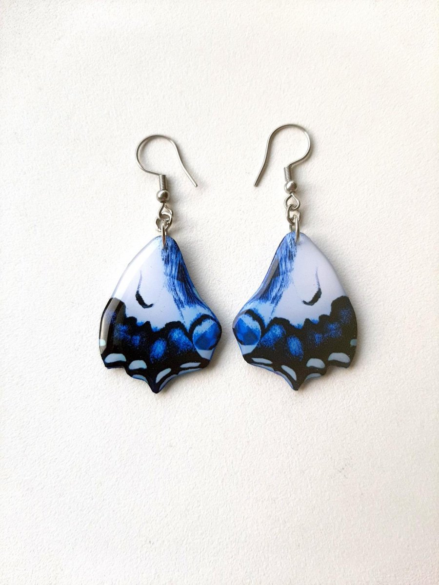 Motýlí křídla č.127 - křišťálová pryskyřice, háčky jsou z chirurgické oceli (hypoalergenní)