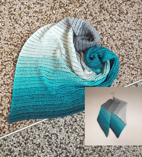 Háčkovaný šátek z duhového klubíčka 