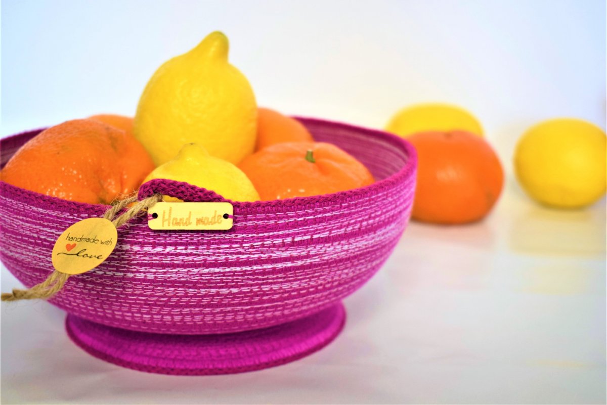 Košík / miska na podstavci s výšivkou 467