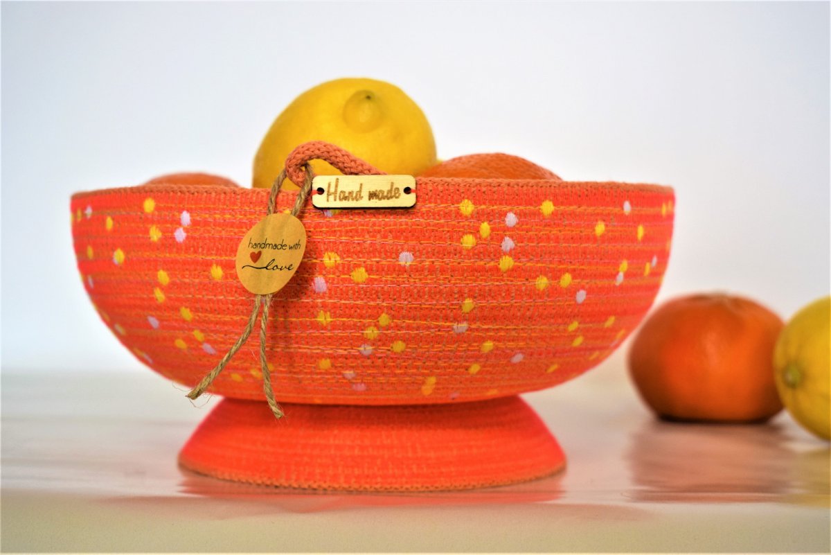 Košík / miska na podstavci s výšivkou 469