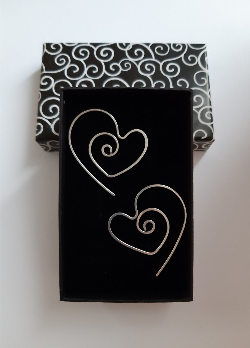 Provlékací náušnice - SRDCE - chirurgická ocel