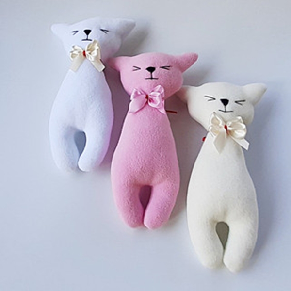 Bílá kočička. č.1925