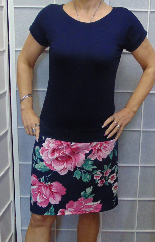 Šaty s barevnou sukní (viskóza)