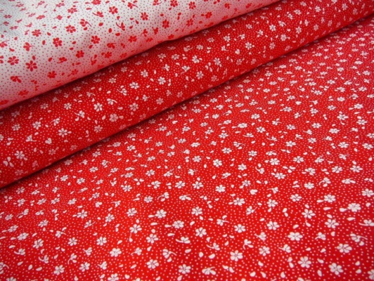 Bavlněná látka JI - metráž - bílá kytička na červené  - š. 150 cm