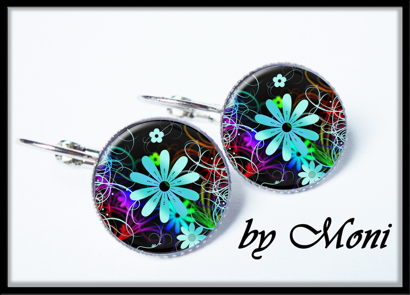 Květiny v trávě - barevné