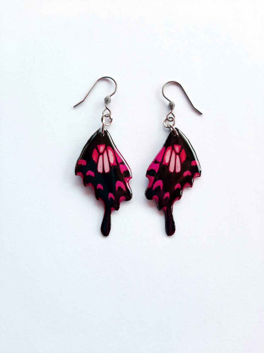 Motýlí křídla č.136 - křišťálová pryskyřice, háčky jsou z chirurgické oceli (hypoalergenní)