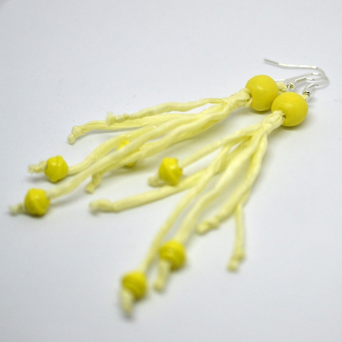 Světle žluté náušnice hedvábí-dřevo 11455058