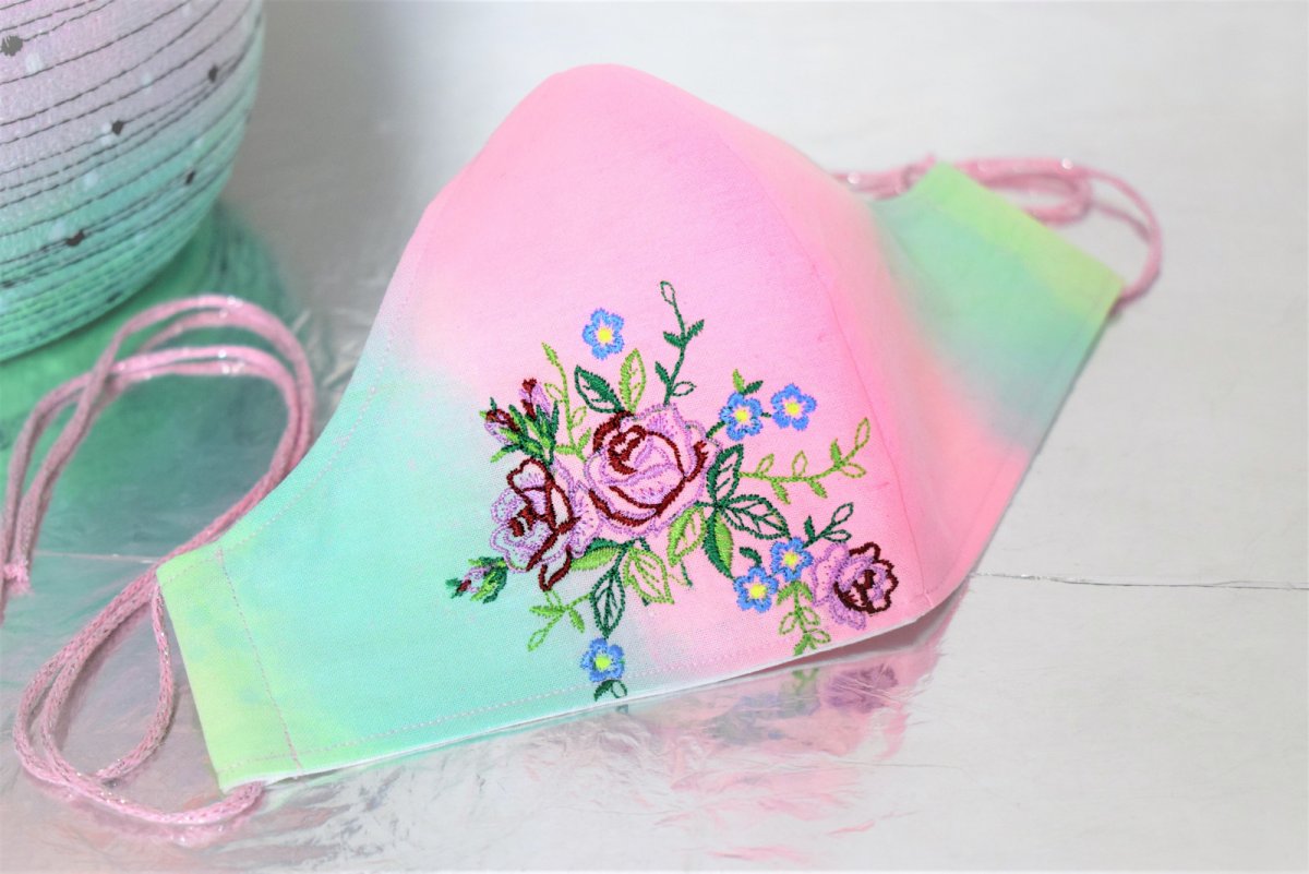 Ručně barvená s výšivkou růžiček 0171