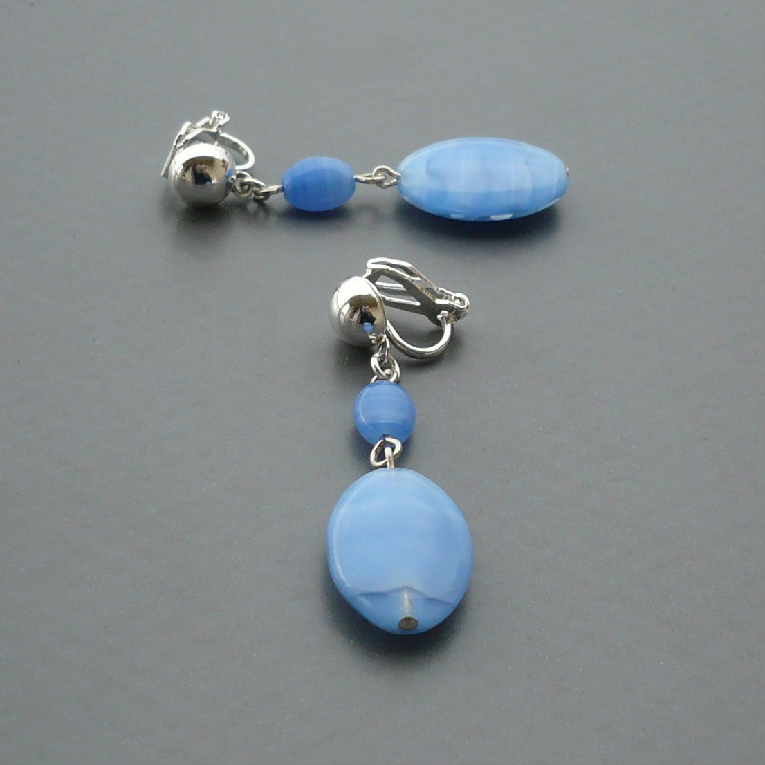 Světle modré klipsy