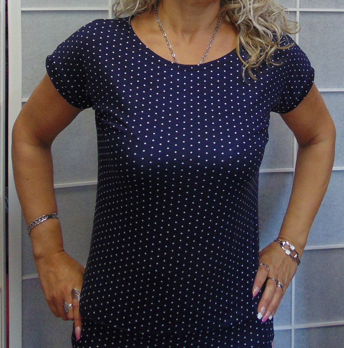 Tričko - puntíky na modré (viskóza)