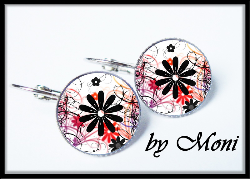 Květiny v trávě - červené