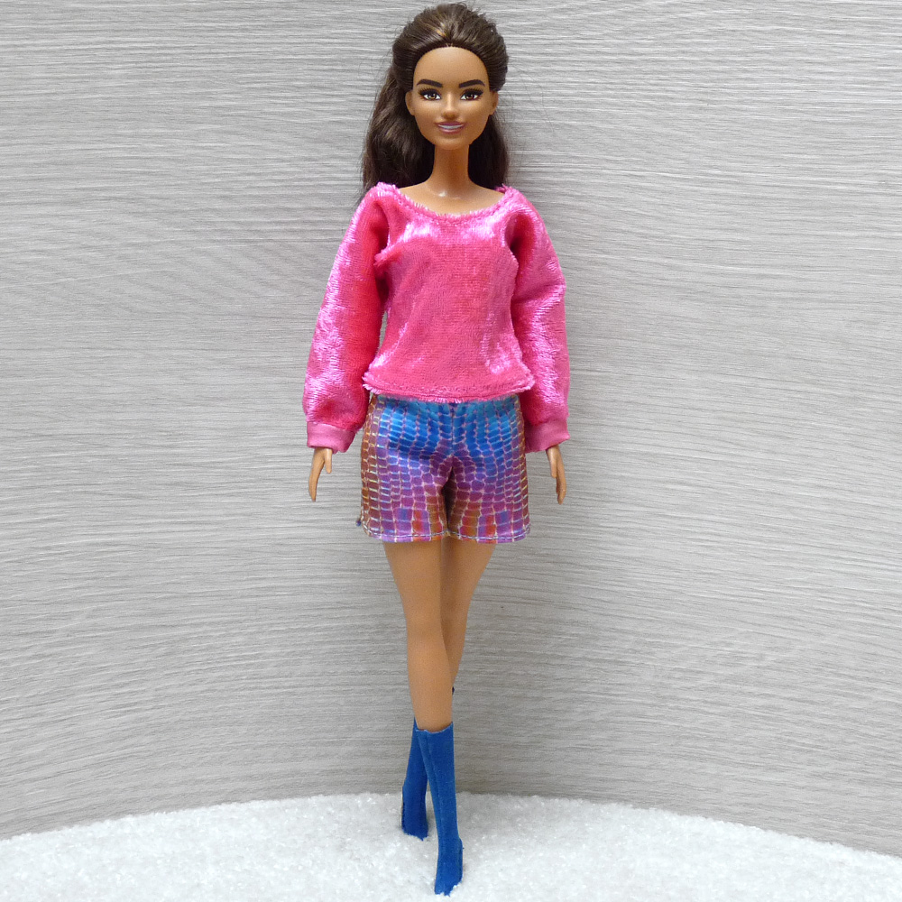 Barevné šortky pro Barbie