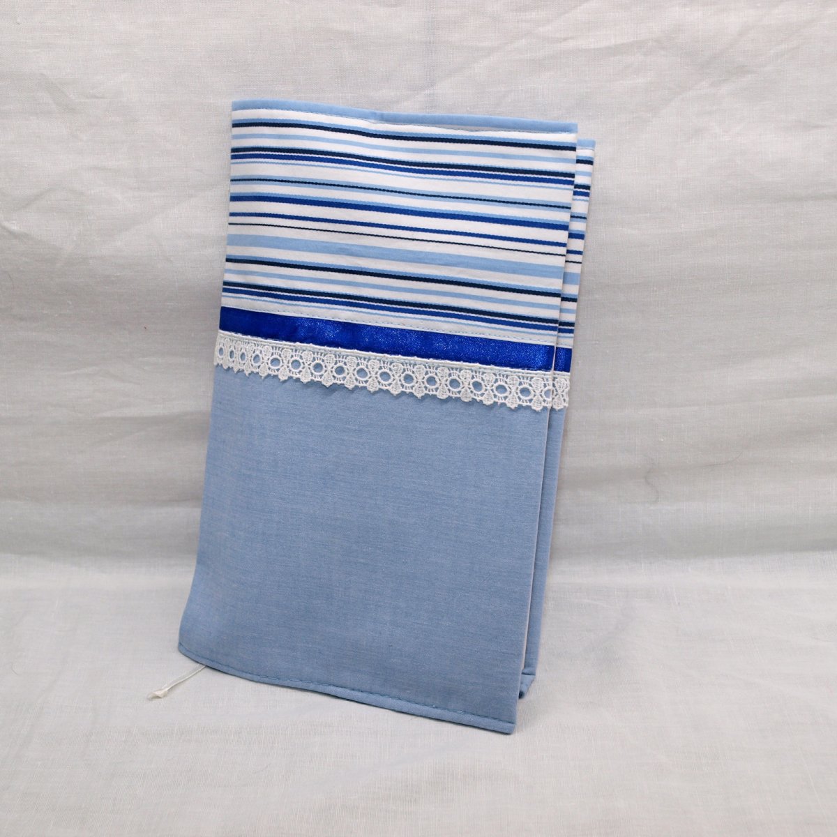 Obal na knihu - Modré proužky