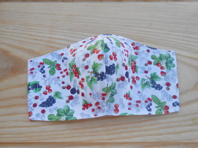 Rouška béžová s lesními plody