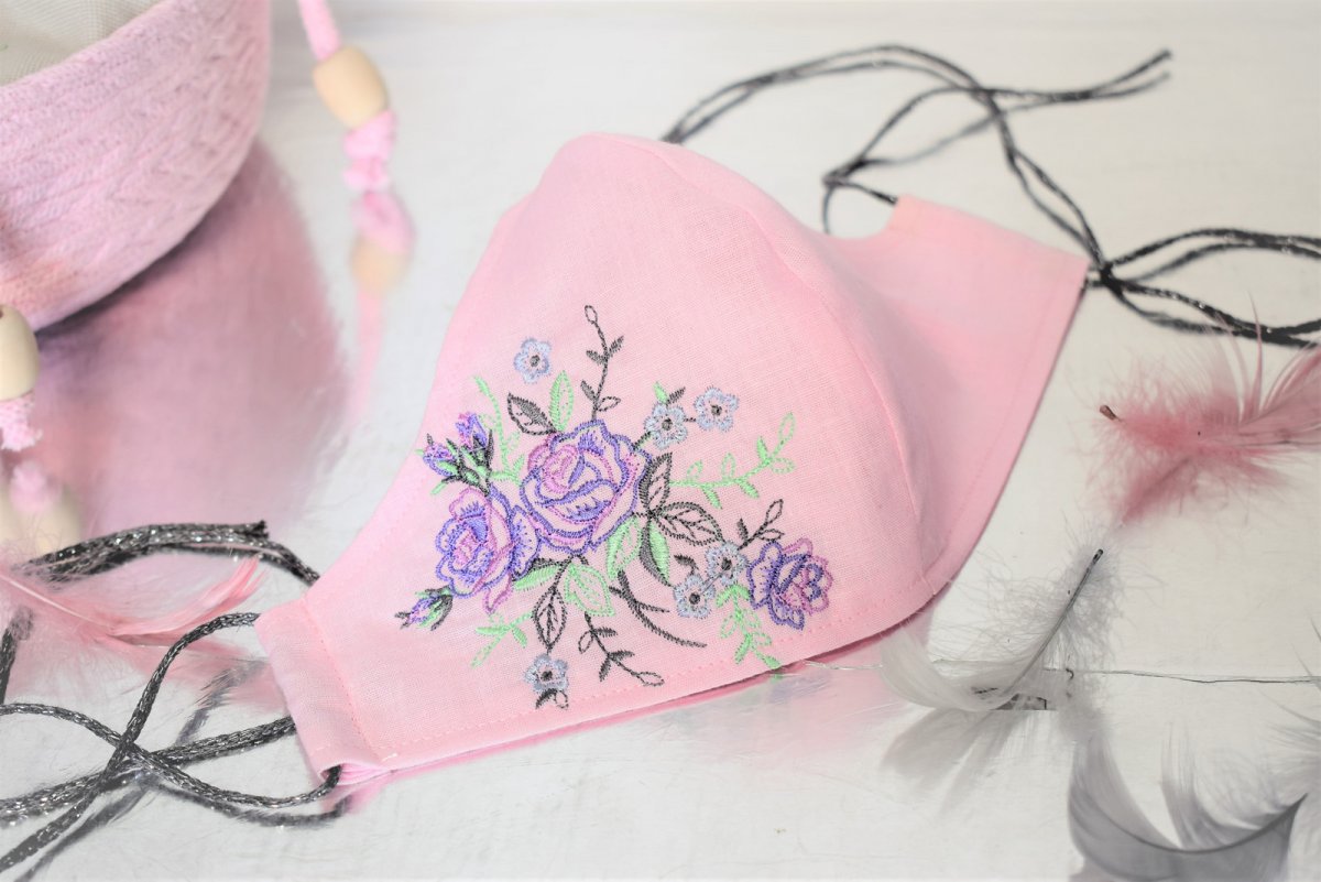 Rouška s výšivkou růžiček 0185