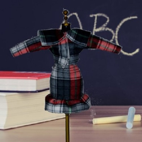 Školní kostka pro Barbie