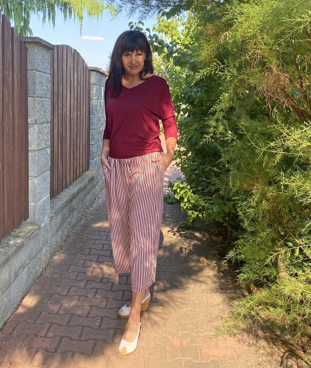 Vínově červená netopýří tunika