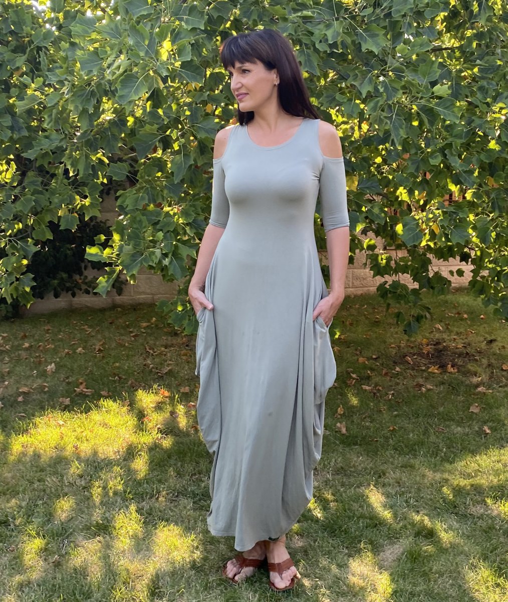 Lišejníkové dlouhé šaty s volnými rameny