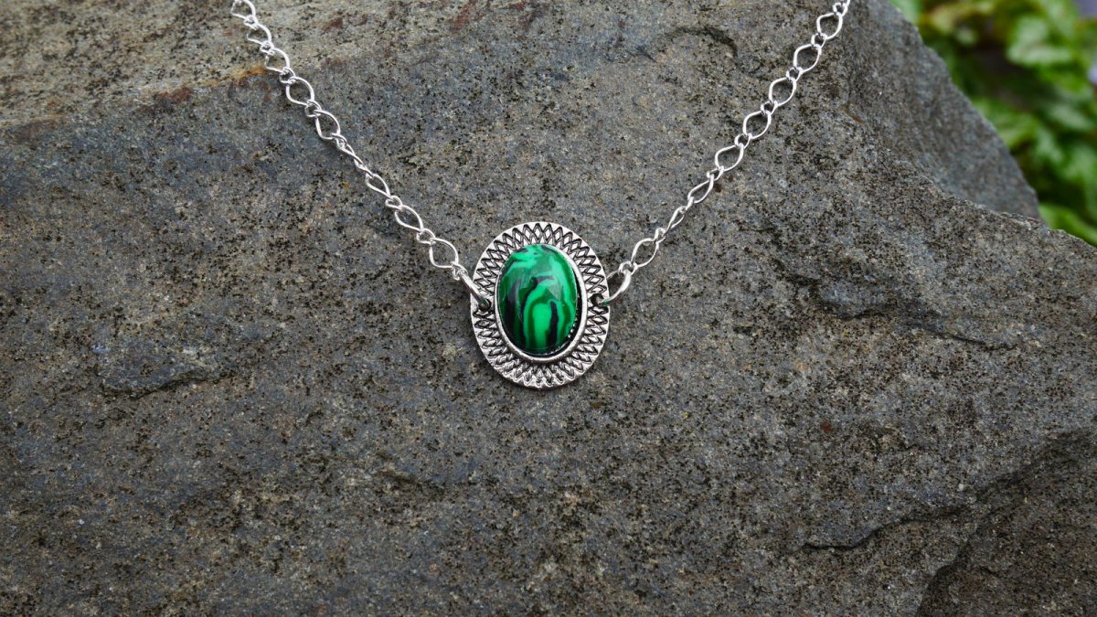 Malachit náhrdelník na ocelovém řetízku