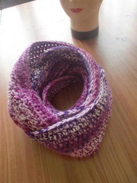 háčkovaný nákrčník