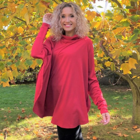 Červené rolákové pončo