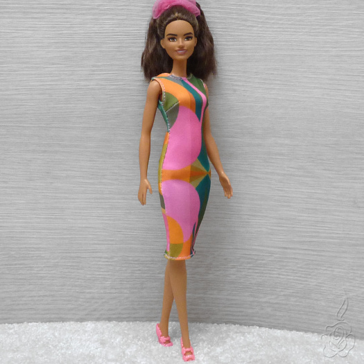 Vzorované šatičky pro Barbie