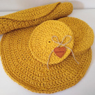 Háčkované prostírání 2x velké, 6x malé hořčicová barva