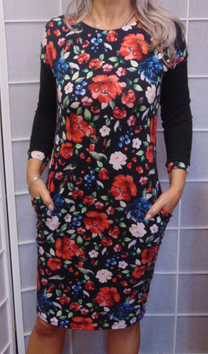 Šaty s kapsami - květy na černé (bavlna)