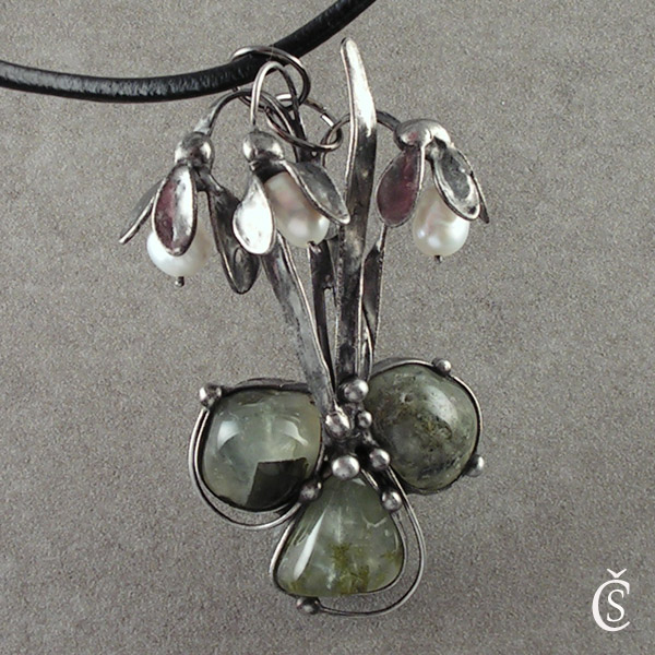 První jarní - Prehnit, perla