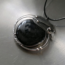 Náhrdelník Ivory  (obsidián stříbrný)