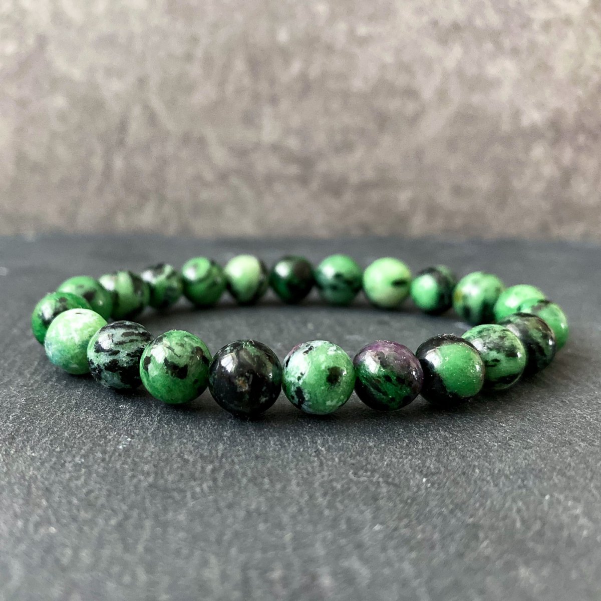 Minerální náramek - rubín v ziositu