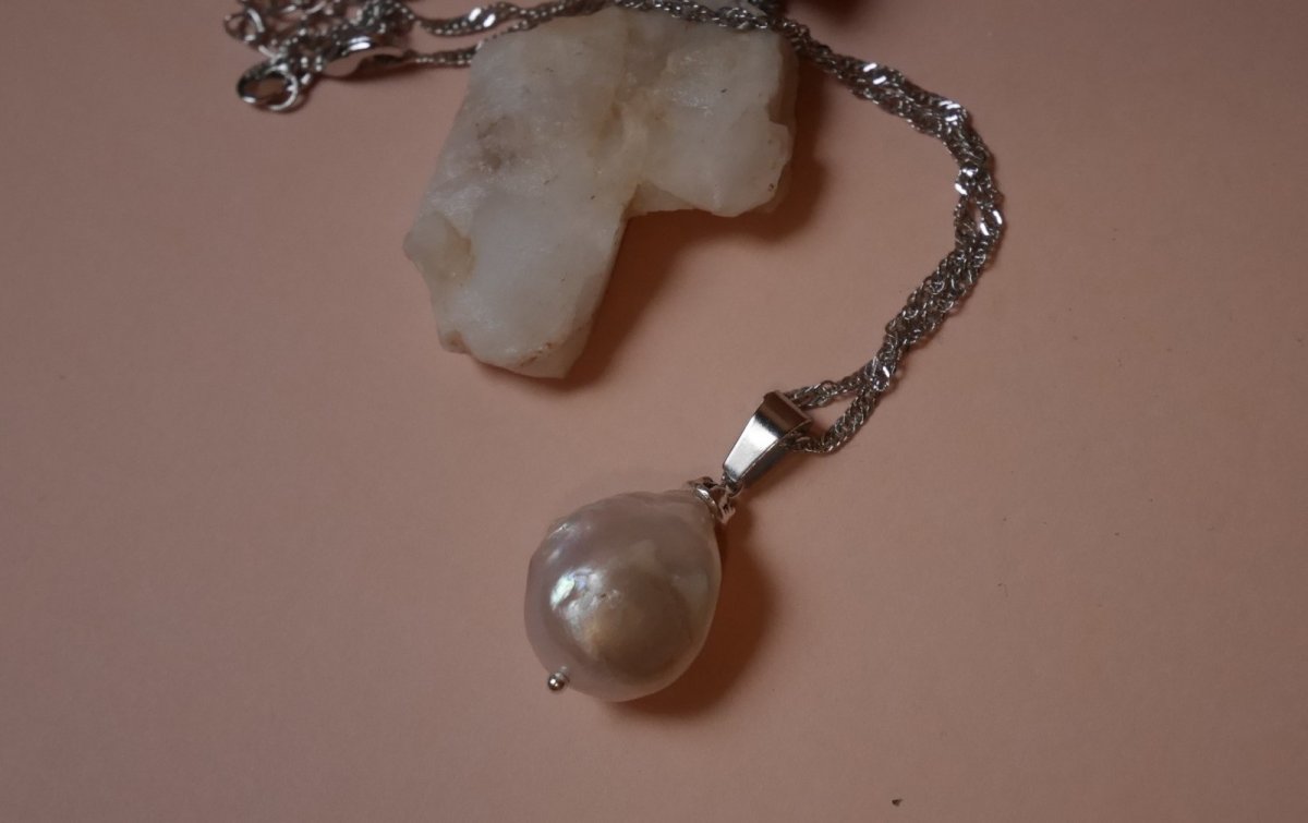 Mořská barokní 2 cm perla na stříbrném řetízku