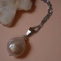 Mořská barokní 2 cm perla na stříbrném řetízku