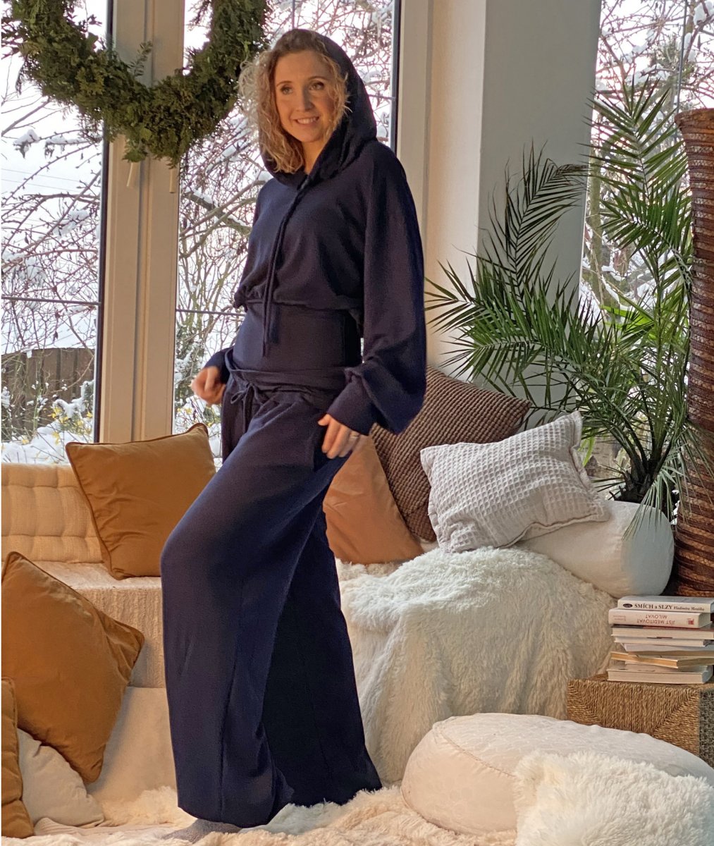 Modrá mikina s kapucí