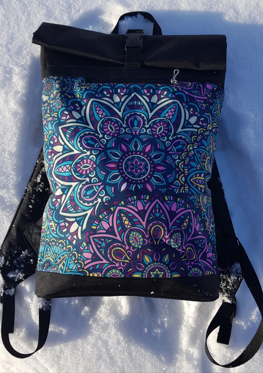 Rolovací batoh s mandalou 