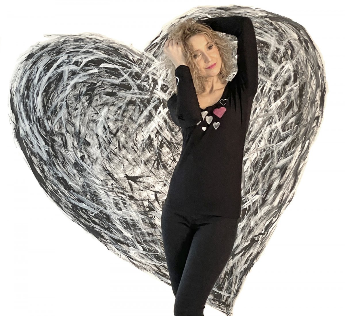 Tričko se srdíčky černé