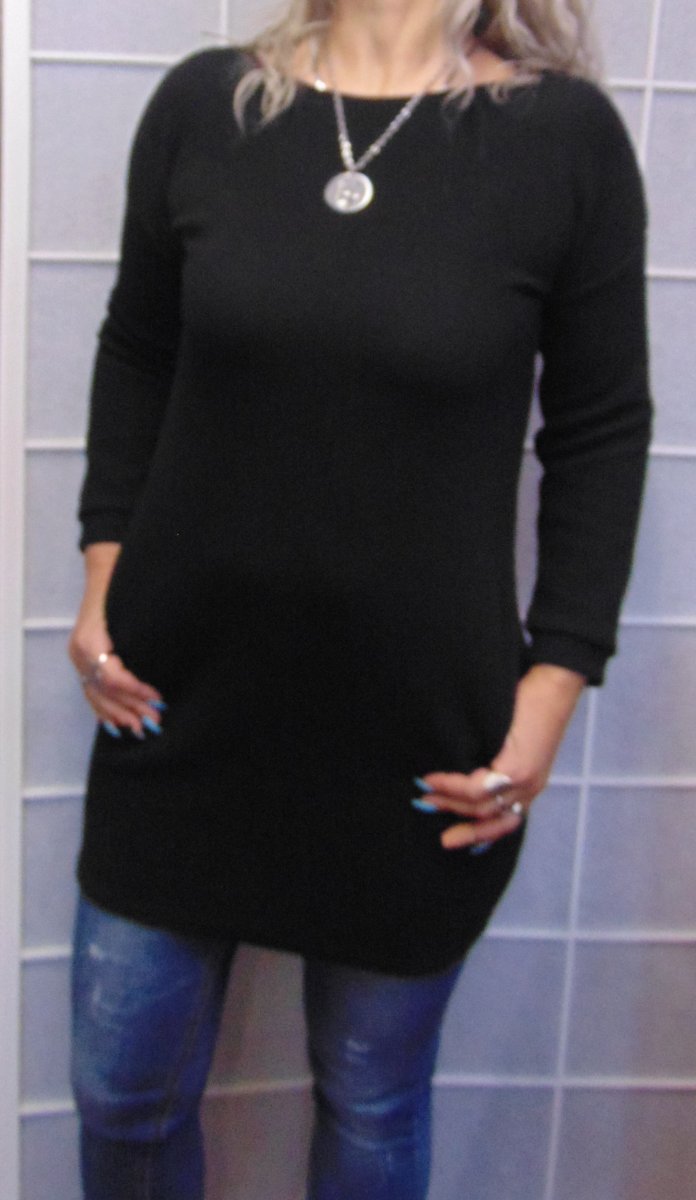 Tunika s kapsami 3D efekt - barva černá (teplákovina)