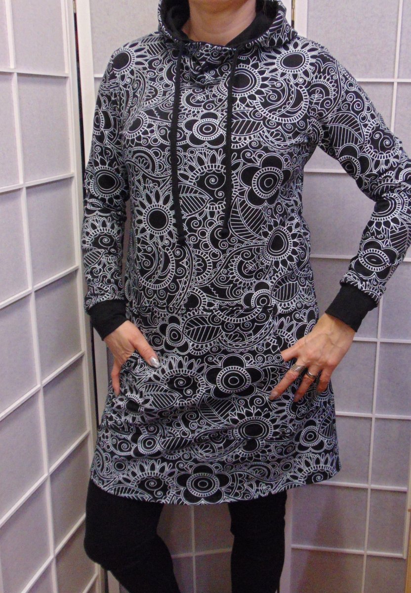 Mikinové šaty s kapucí - omalovánka (teplákovina)