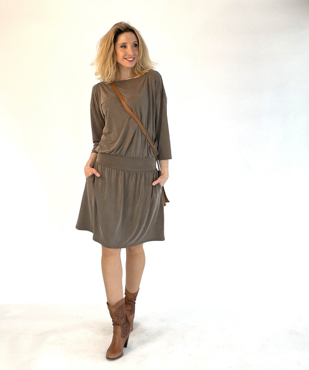 Khaki krátké šaty s rukávem Cupro