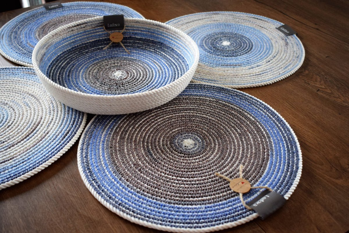 4 dílná sada prostírání s ošatkou na pečivo 907